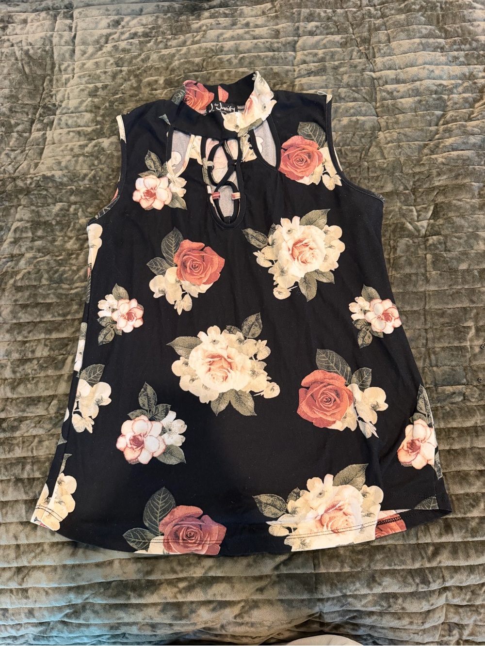Justify Floral Sleeveless Blouse Size M Black Rose Print Cutout Neck